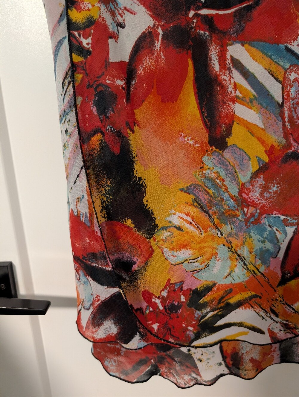 Floral Patterned Sheer Top With Inner Lining - Picture 3 of 4